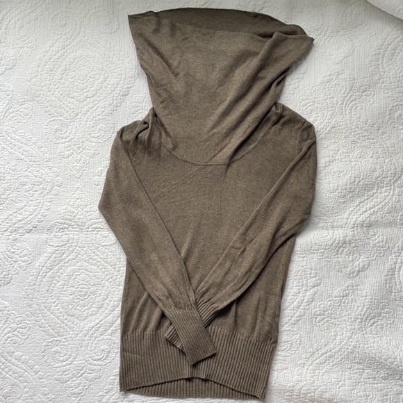 Banana Republic sweater - Picture 5 of 5